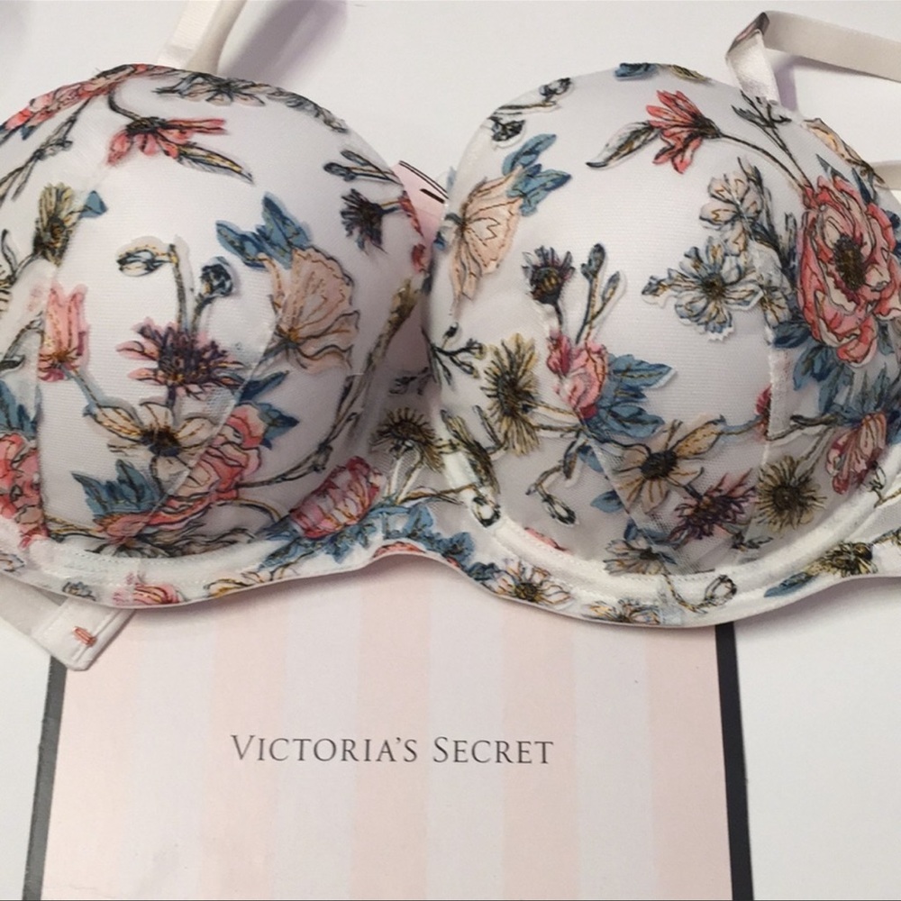 VS white floral lightly lined bar